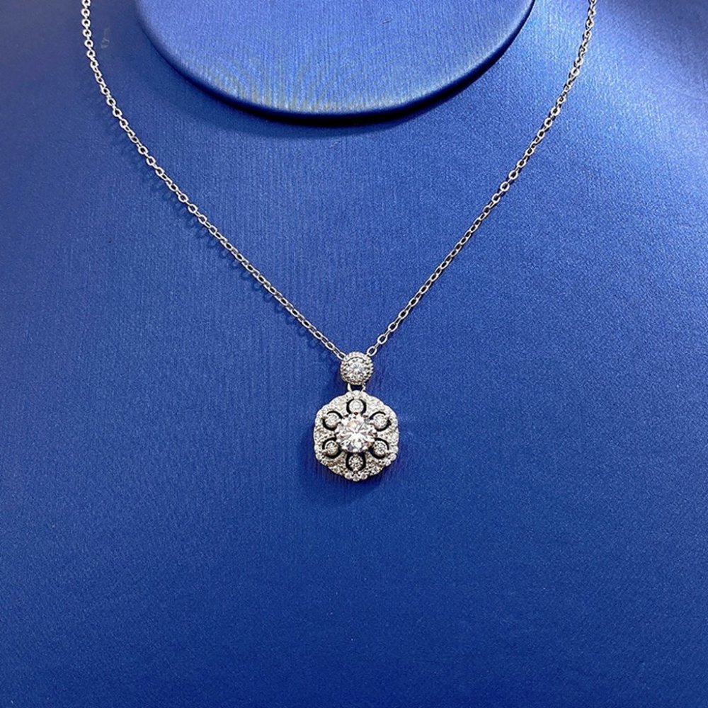 Certified 1/2 ct. t.w. Moissanite Diamond Flower Pendant Necklace NEW - Picture 5 of 15